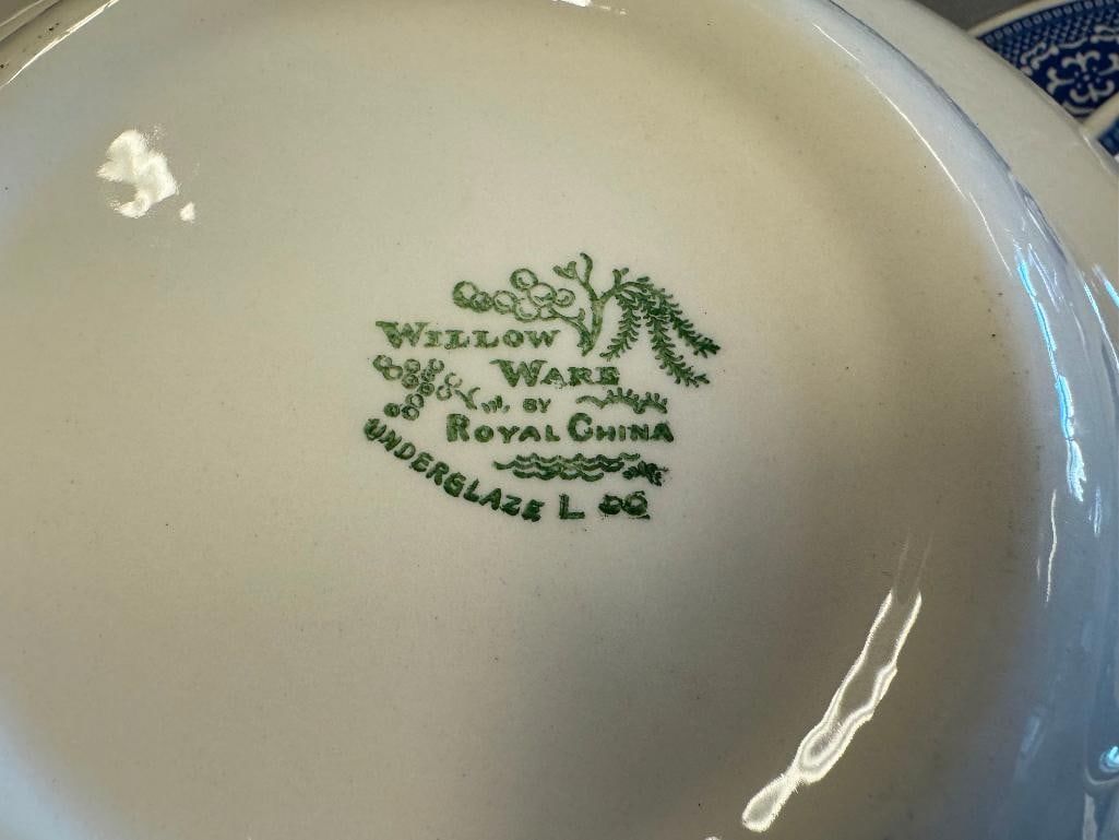 MID-CENTURY WILLOW WARE BY ROYAL CHINA BLUE WILLOW CHINA CIRCA 1949-1960 - 8