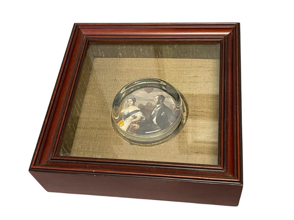 ROYAL ALBERT AND QUEEN VICTORIA COMMEMORATIVE SOUVENIR GLASS PAPERWEIGHT - 6