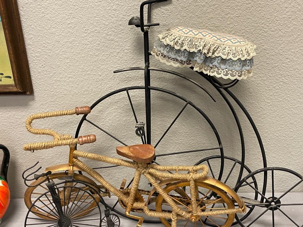 DECORATIVE VINTAGE / ANTIQUE STYLED TRICYCLE DECOR AND BICYCLE TOY / DOLL ACCESORY - 7
