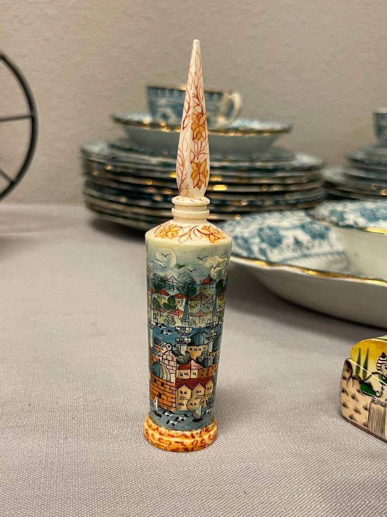 20TH CENTURY HAND CARVED CAMEL BONE TRINKET BOXES AND PERFUME BOTTLE FROM ISTANBUL - 6