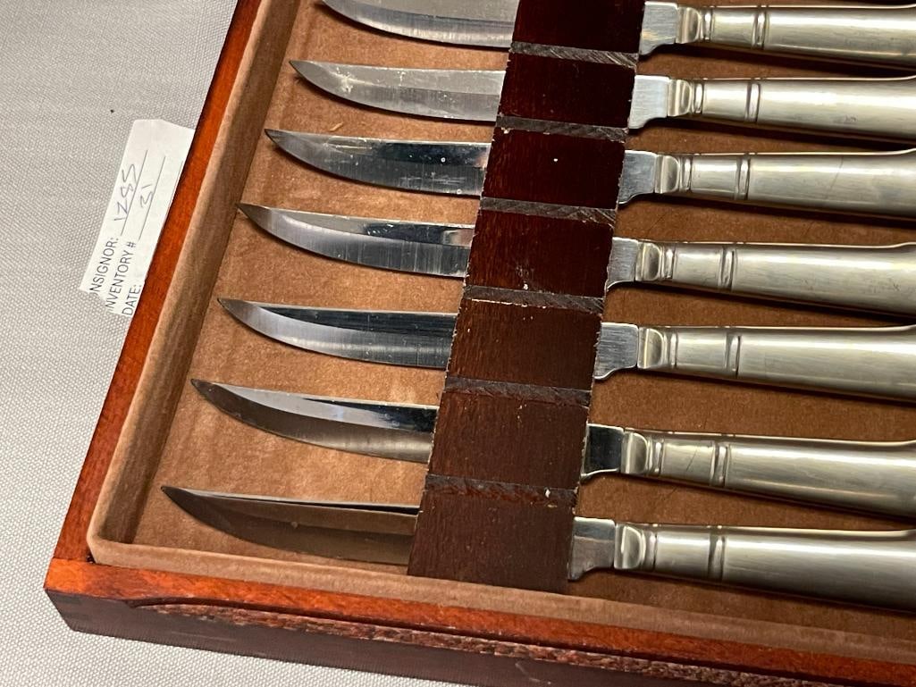 BLAIR HOUSE AMWAY STAINLESS STEEL VINTAGE STEAK KNIVES SET IN WOODEN CASE - 2