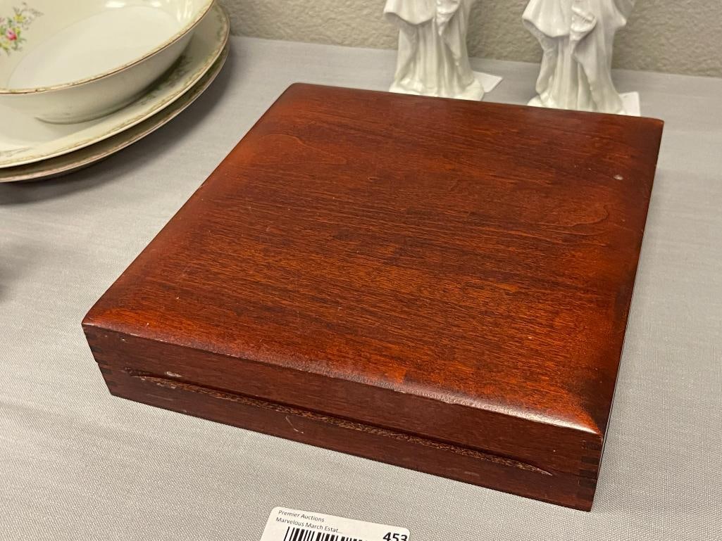 BLAIR HOUSE AMWAY STAINLESS STEEL VINTAGE STEAK KNIVES SET IN WOODEN CASE - 6