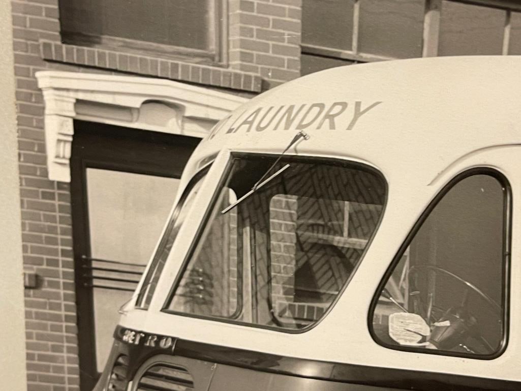 CIRCA 1950'S BLACK AND WHITE PHOTOGRAPH OF DRIVER FOR RENO LAUNDRY NEXT TO METRO VAN - 4