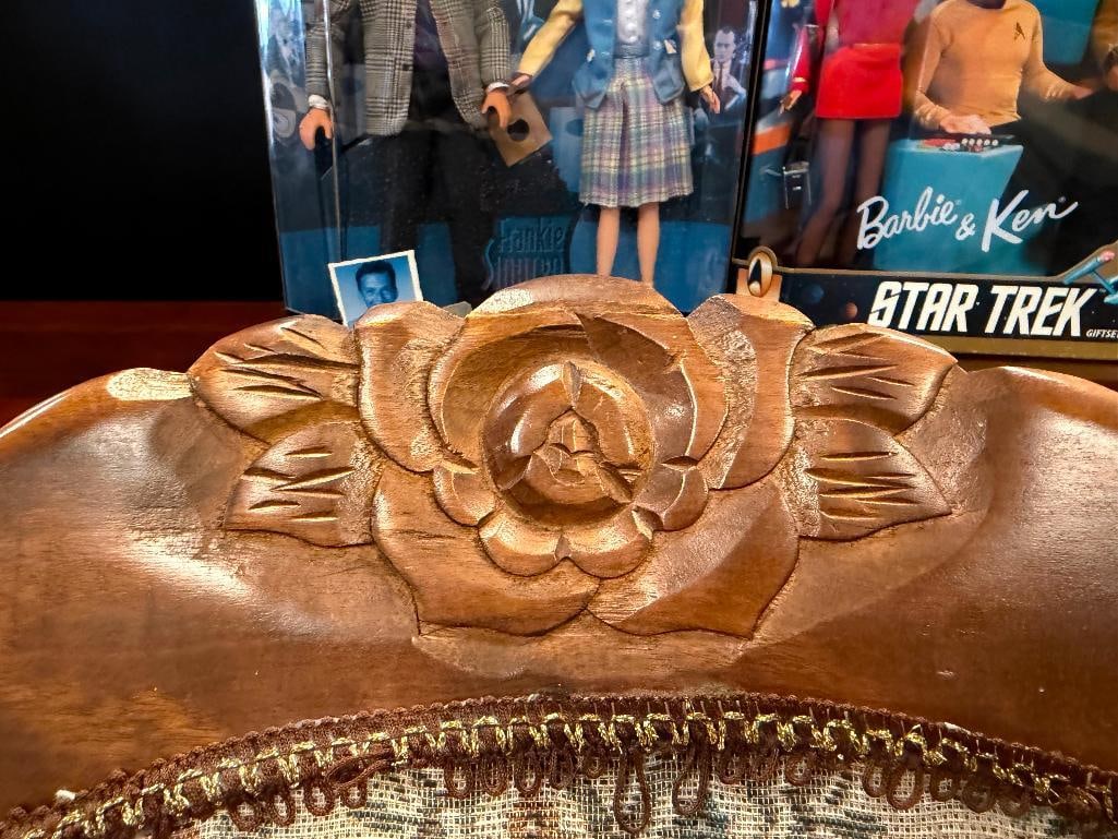 VINTAGE FOLDING ROCKING CHAIR WITH CARVED WALNUT WOOD FRAME AND FLORAL UPHOLSTERY - 5