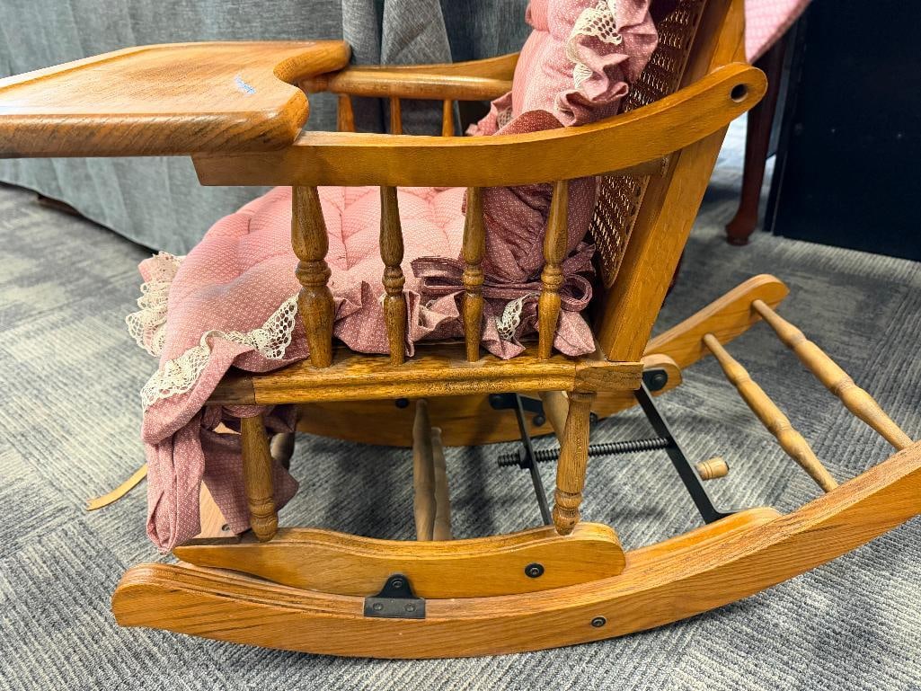 VINTAGE CHILD'S WOOD FRAME ROCKING CHAIR WITH PINK UPHOLSTERY CUSHIONS THAT ARE REMOVABLE - 4
