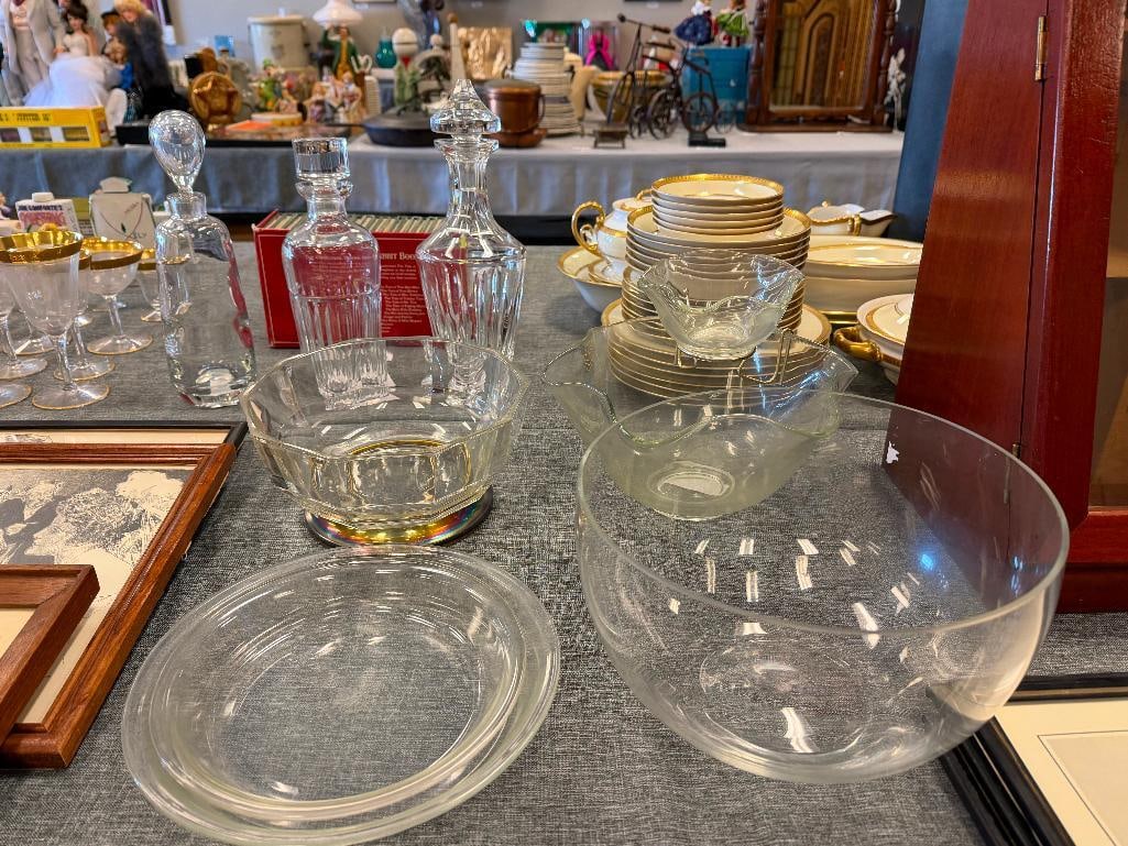 FIVE PIECES OF CLEAR GLASS TABLEWARE INCLUDING UNIQUE RUFFLED RIM CHIP AND DIP SERVING BOWL - 2