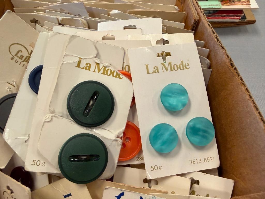 MORE THAN 100 LAMODE VINTAGE BUTTONS FEATURING VARIOUS STYLES AND SIZES - 2