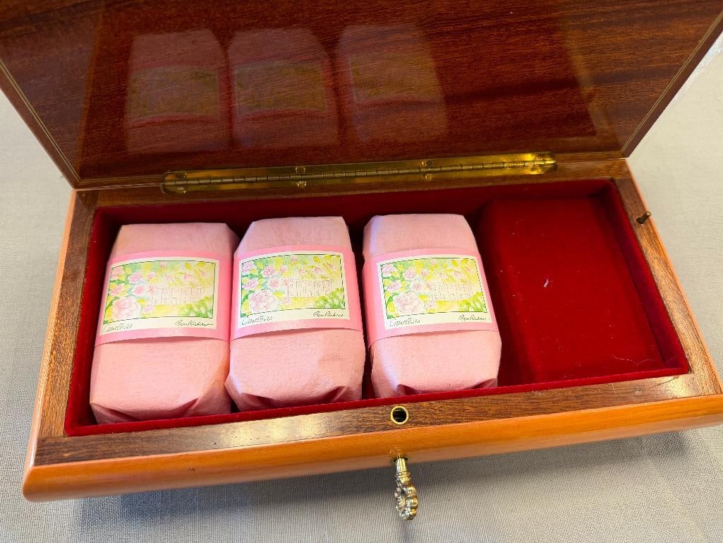 ELEGANT ITALIAN BEN RICKERT INC. INLAID WOOD MUSIC BOX WITH SOAP FEATURING FLORAL DESIGN - 4