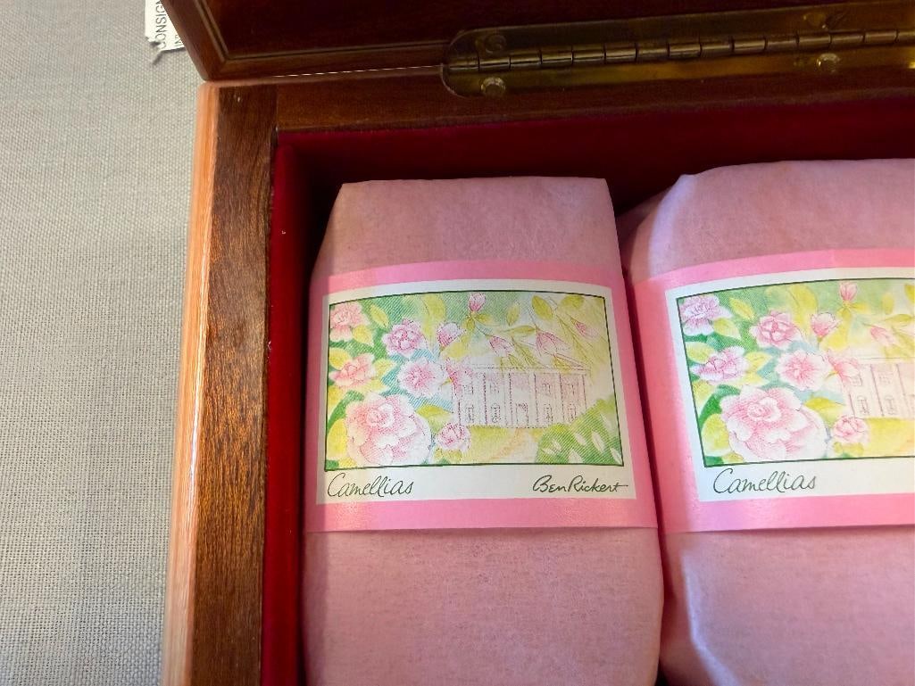 ELEGANT ITALIAN BEN RICKERT INC. INLAID WOOD MUSIC BOX WITH SOAP FEATURING FLORAL DESIGN - 5