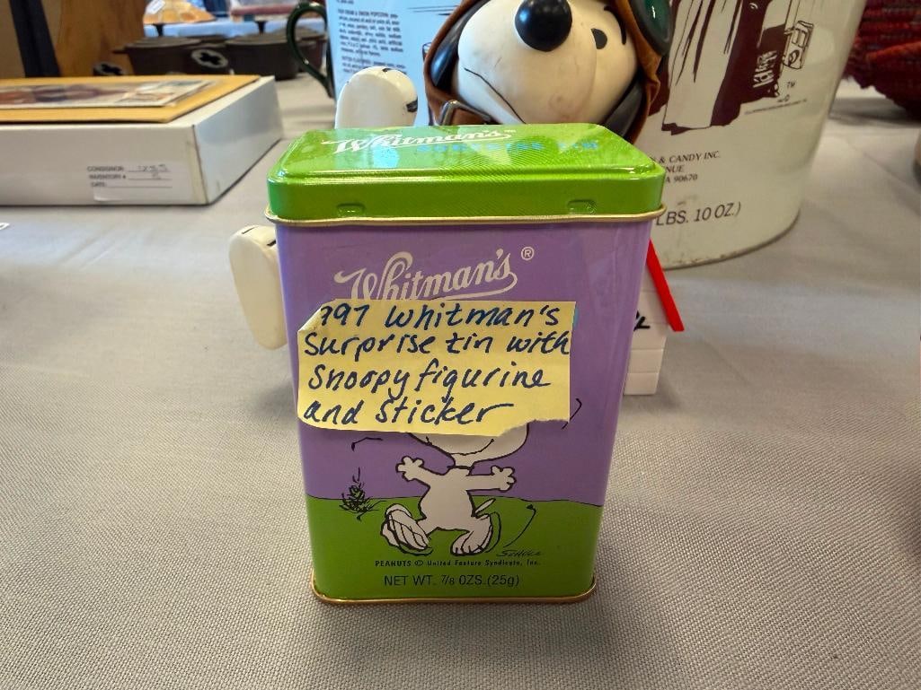 SNOOPY COLLECTIBLES INCLUDING 1997 WHITMAN'S SURPRISE TIN, PEANUTS COLLECTIBLES IN PACKAGING - 8