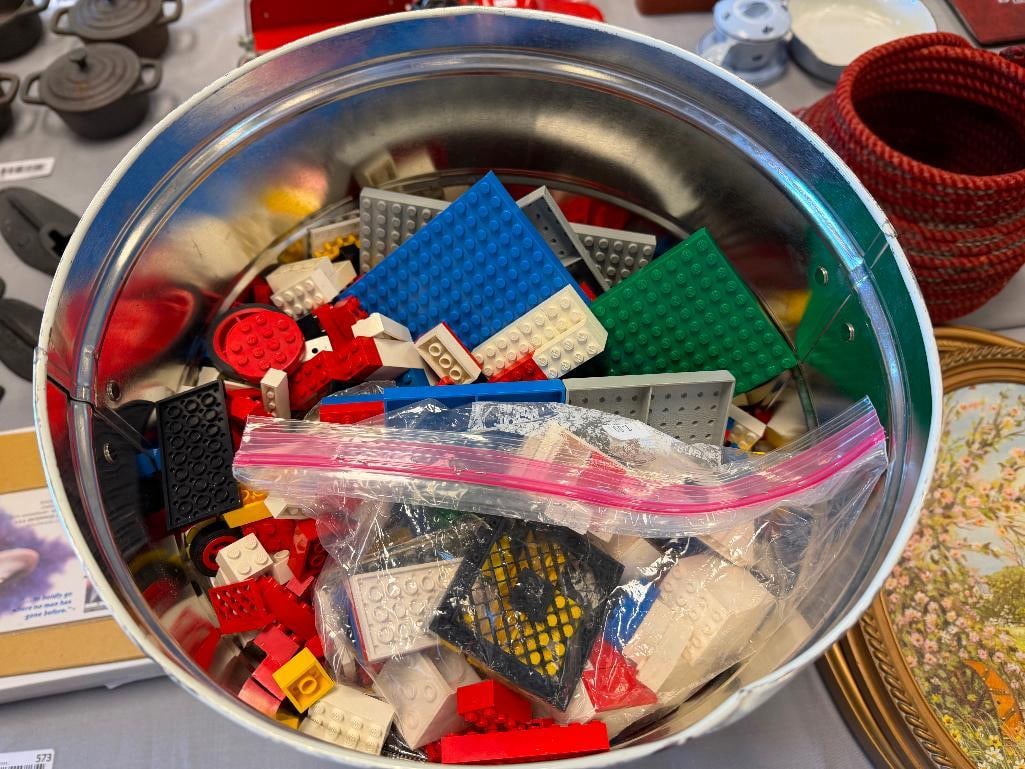 APPROX 15LBS OF ASSORTED LEGOS IN CULPEPPERS POPCORN TIN BUCKET WITH LID - 5