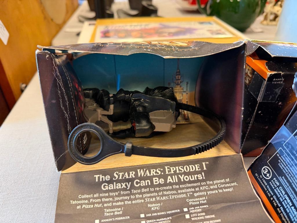 ASSORTED STAR WARS COLLECTIBLES INCLUDING STAR WARS TALES COMICS BY DARK HORSE SIGNED BY MIKE BARON - 7