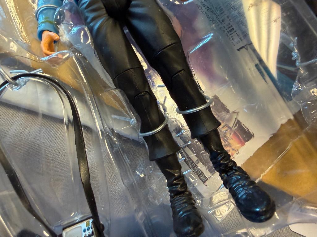 STAR TREK 25TH ANNIVERSARY STAMPED ENVELOPE SIGNED BY WILLIAM SHATNER AND STAR TREK ACTION FIGURES - 7