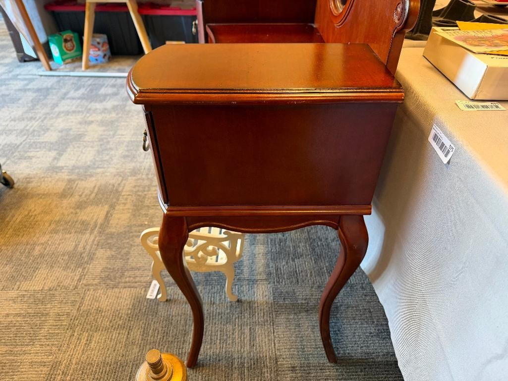 ELEGANT CHERRY STAINED WOOD CHILD'S VANITY BY BUTLER FURNITURE WITH OVAL BEVELED GLASS MIRROR - 8