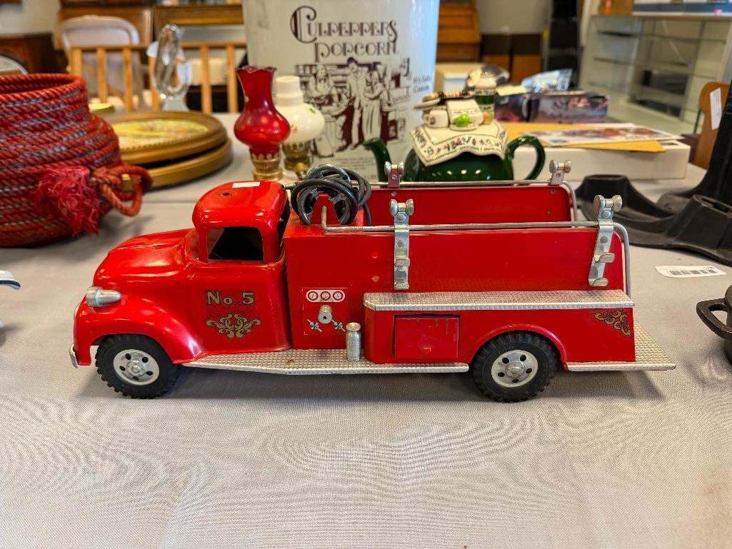 VINTAGE TONKA TOYS FIRE ENGINE NO. 5 PRESSED STEEL TOY - 2