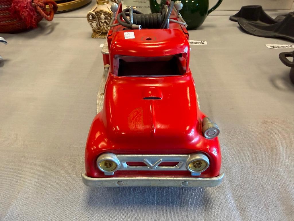 VINTAGE TONKA TOYS FIRE ENGINE NO. 5 PRESSED STEEL TOY - 8