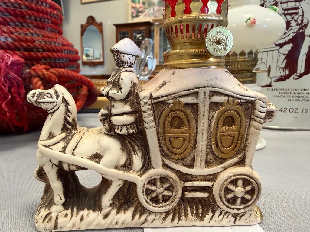 VINTAGE CERAMIC FIGURAL HORSE AND CARRIAGE OIL LAMP AND ENESCO MILK GLASS HONG KONG MADE OIL LAMP - 5