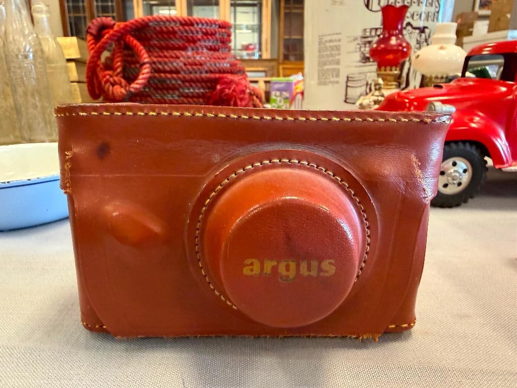 VINTAGE ARGUS C3 RANGEFINDER 35MM CAMERA WITH ARGUS TELE-SANDMAR 100MM LENS - 8