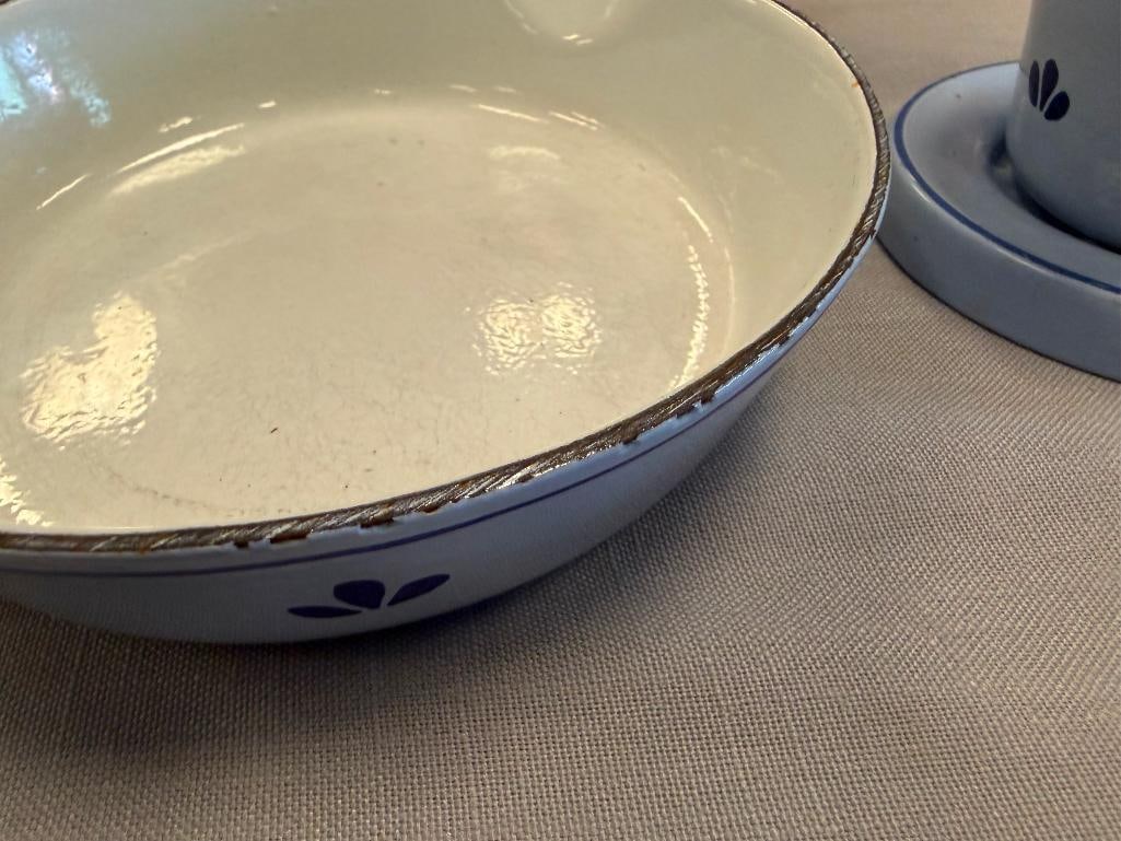 VINTAGE DUTCH DRU HOLLAND MADE ENAMELED CAST IRON KITCHENWARE INCLUDING SKILLET AND SAUCE PAN - 9