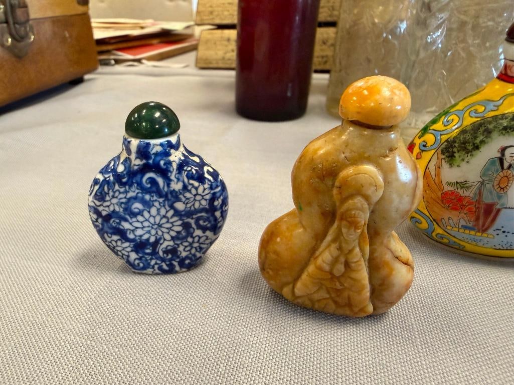 FIVE COLLECTIBLE SNUFF BOTTLES INCLUDES CARVED STONES, HAND PAINTED PORCELAIN, CHINESE PEKING GLASS - 6