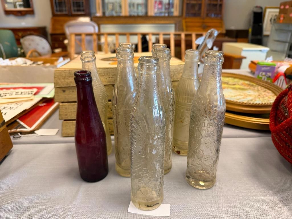 VINTAGE 1940'S SODA POP GLASS BOTTLES INCLUDING SILVER STATE RENO, FARR, TAHOE, AND CRANBERRY GLASS - 2