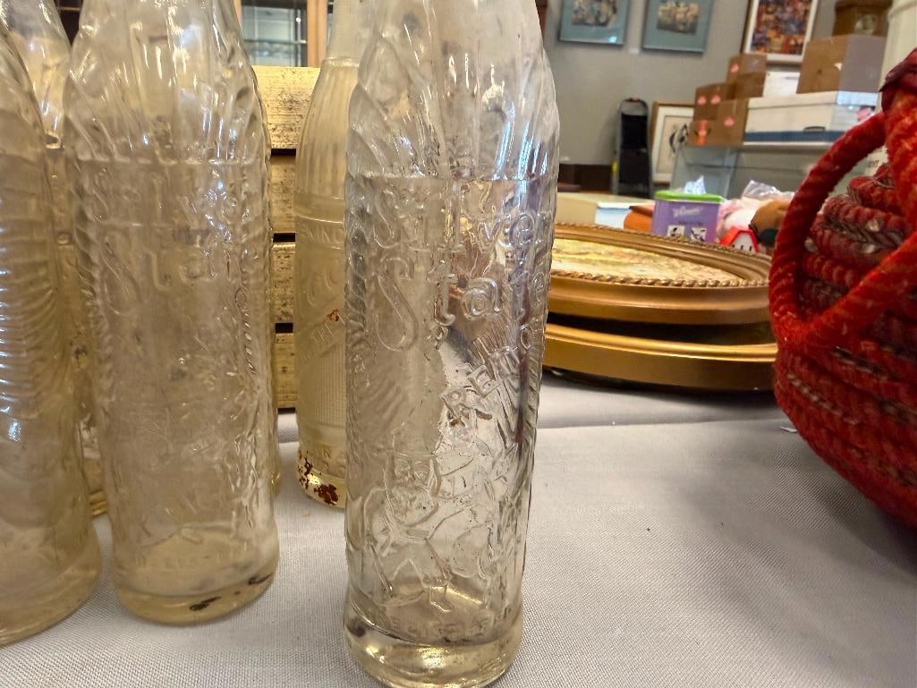 VINTAGE 1940'S SODA POP GLASS BOTTLES INCLUDING SILVER STATE RENO, FARR, TAHOE, AND CRANBERRY GLASS - 4