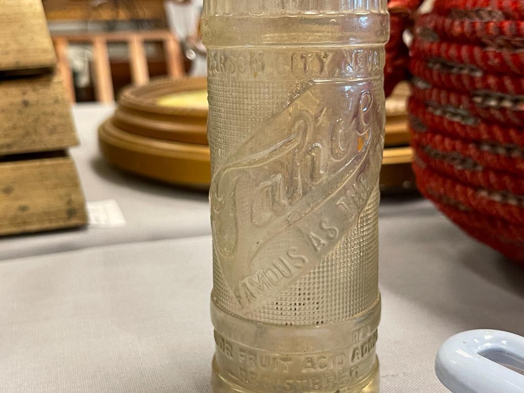 VINTAGE 1940'S SODA POP GLASS BOTTLES INCLUDING SILVER STATE RENO, FARR, TAHOE, AND CRANBERRY GLASS - 7