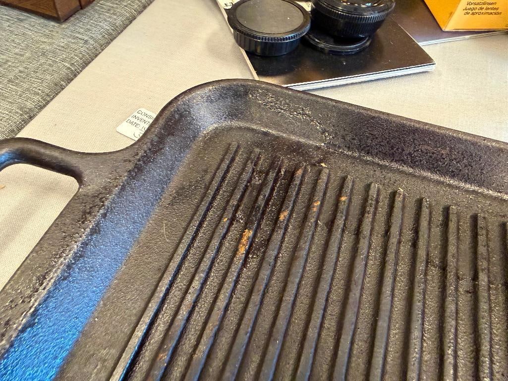 CRACKER BARREL CAST IRON GRIDDLE SKILLET - 4