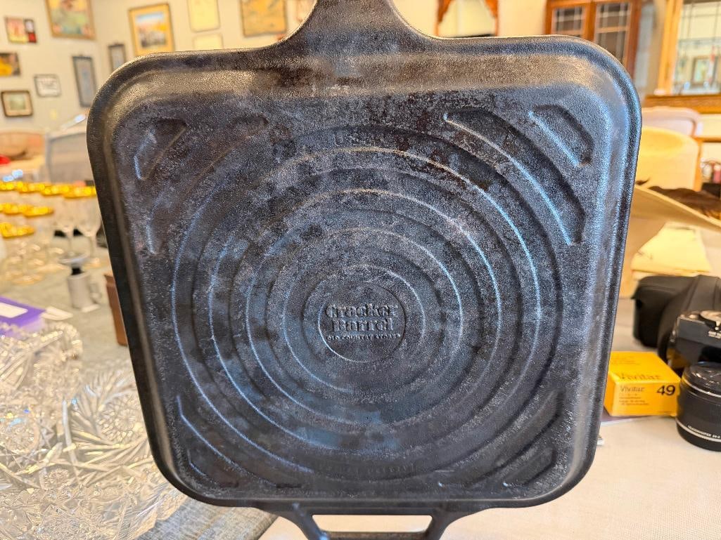CRACKER BARREL CAST IRON GRIDDLE SKILLET - 6