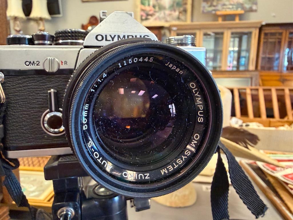 OLYMPUS OM-2 VINTAGE CAMERA AND ACCESORIES INCLUDING TRI-POD - 6