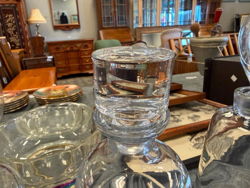 THREE ELEGANT CRYSTAL SHIP'S DECANTERS FEATURING VARIOUS DESIGNS - 10