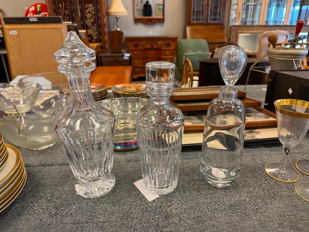 THREE ELEGANT CRYSTAL SHIP'S DECANTERS FEATURING VARIOUS DESIGNS - 2