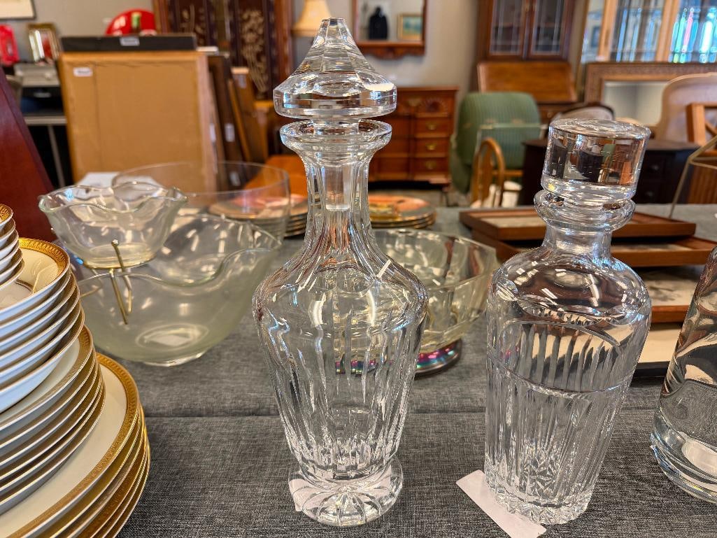 THREE ELEGANT CRYSTAL SHIP'S DECANTERS FEATURING VARIOUS DESIGNS - 3