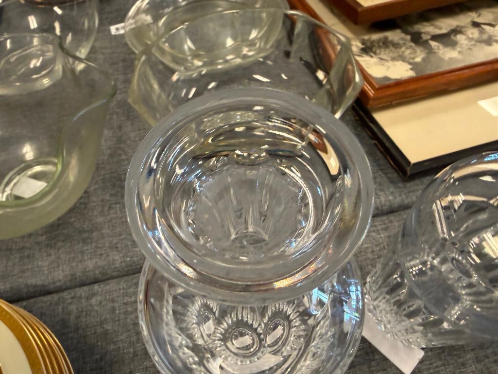 THREE ELEGANT CRYSTAL SHIP'S DECANTERS FEATURING VARIOUS DESIGNS - 8