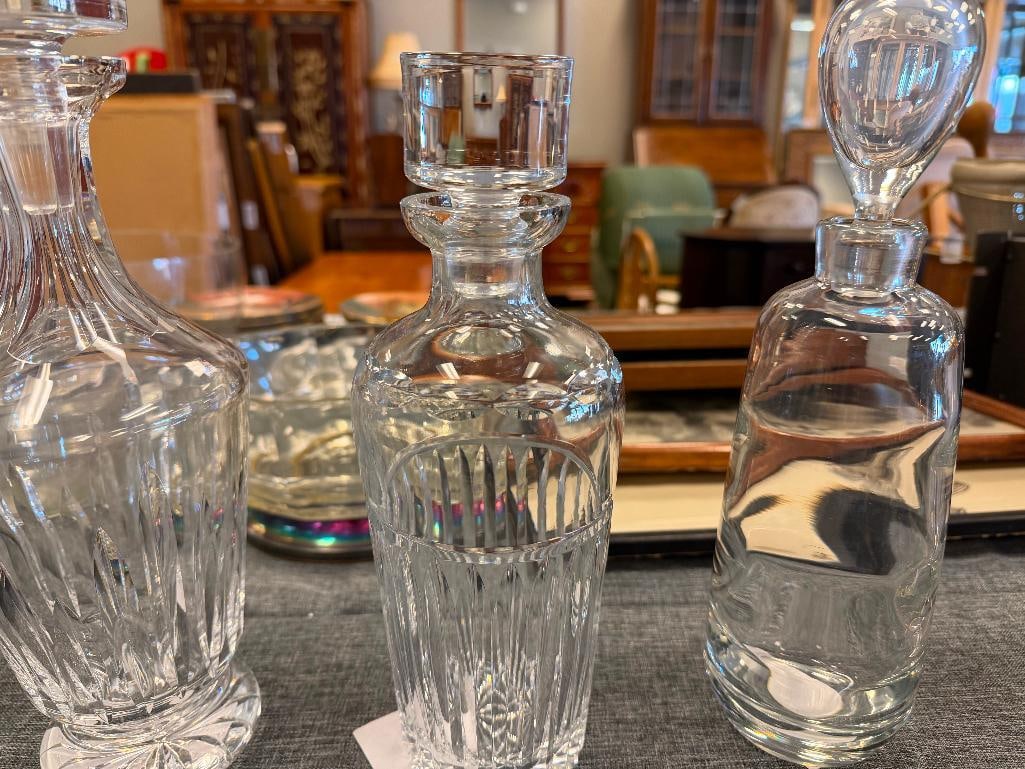 THREE ELEGANT CRYSTAL SHIP'S DECANTERS FEATURING VARIOUS DESIGNS - 9