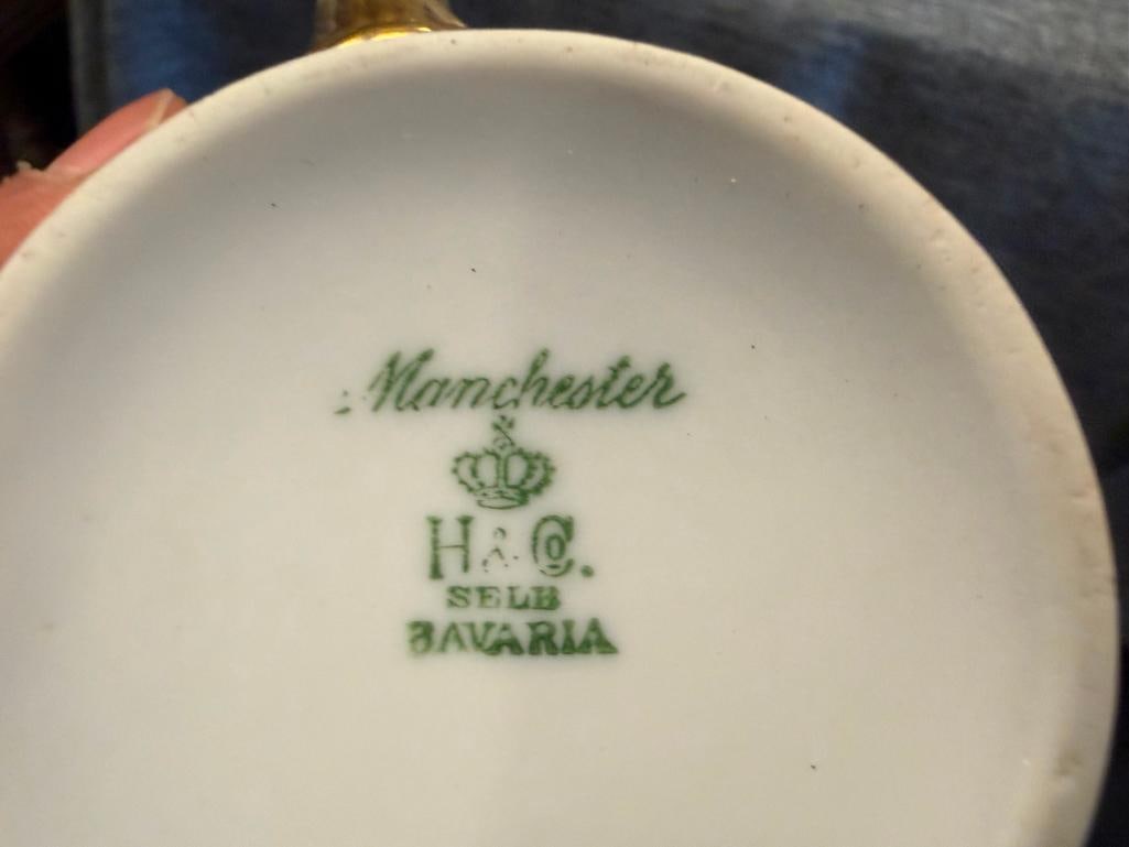 VINTAGE SET OF HEINRICH & CO. SELB BAVARIA CHINA SET FEATURING GOLD ENXCRUSTED RIMS - 14