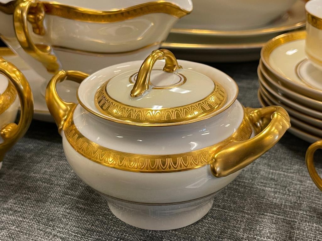 VINTAGE SET OF HEINRICH & CO. SELB BAVARIA CHINA SET FEATURING GOLD ENXCRUSTED RIMS - 18
