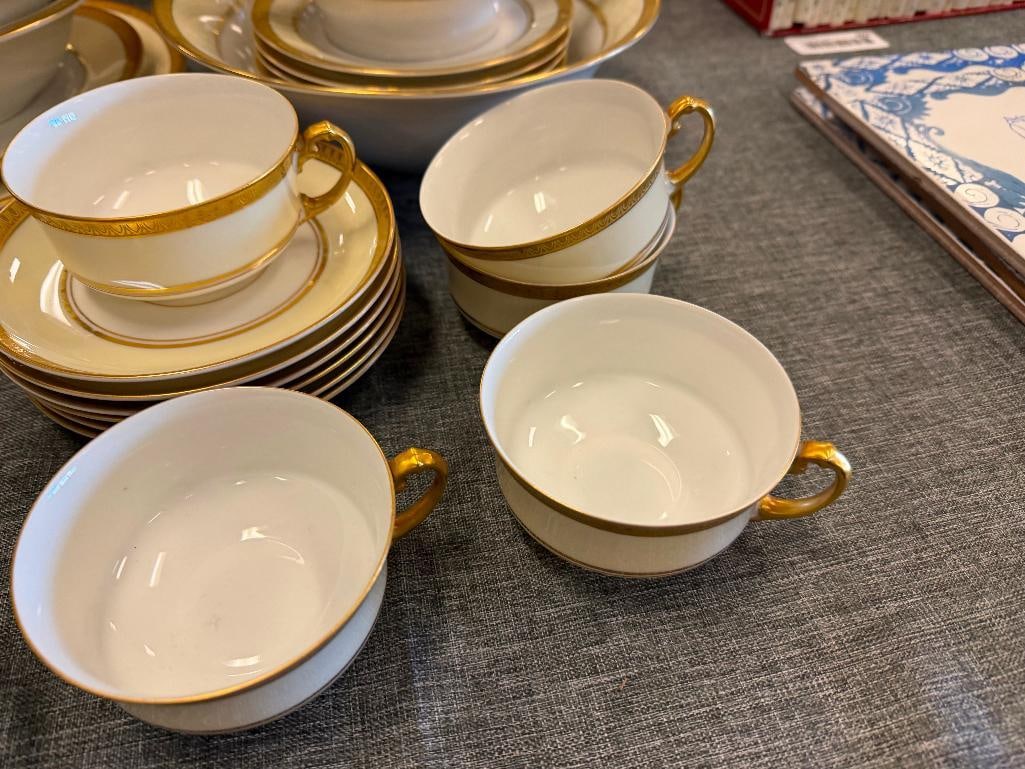 VINTAGE SET OF HEINRICH & CO. SELB BAVARIA CHINA SET FEATURING GOLD ENXCRUSTED RIMS - 3