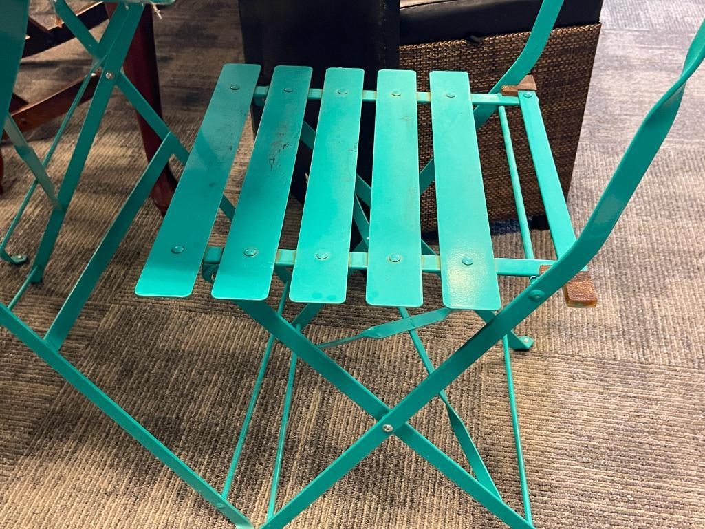 GREEN METAL COLLAPSIBLE PATIO TABLE AND TWO CHAIRS - 4