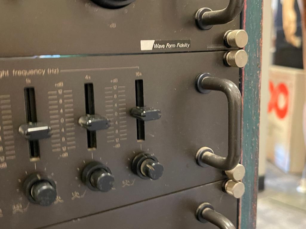 TECHNICS BY PANASONIC STEREO UNIVERSAL FREQUENCY EQUALIZER SH-9010 - 4