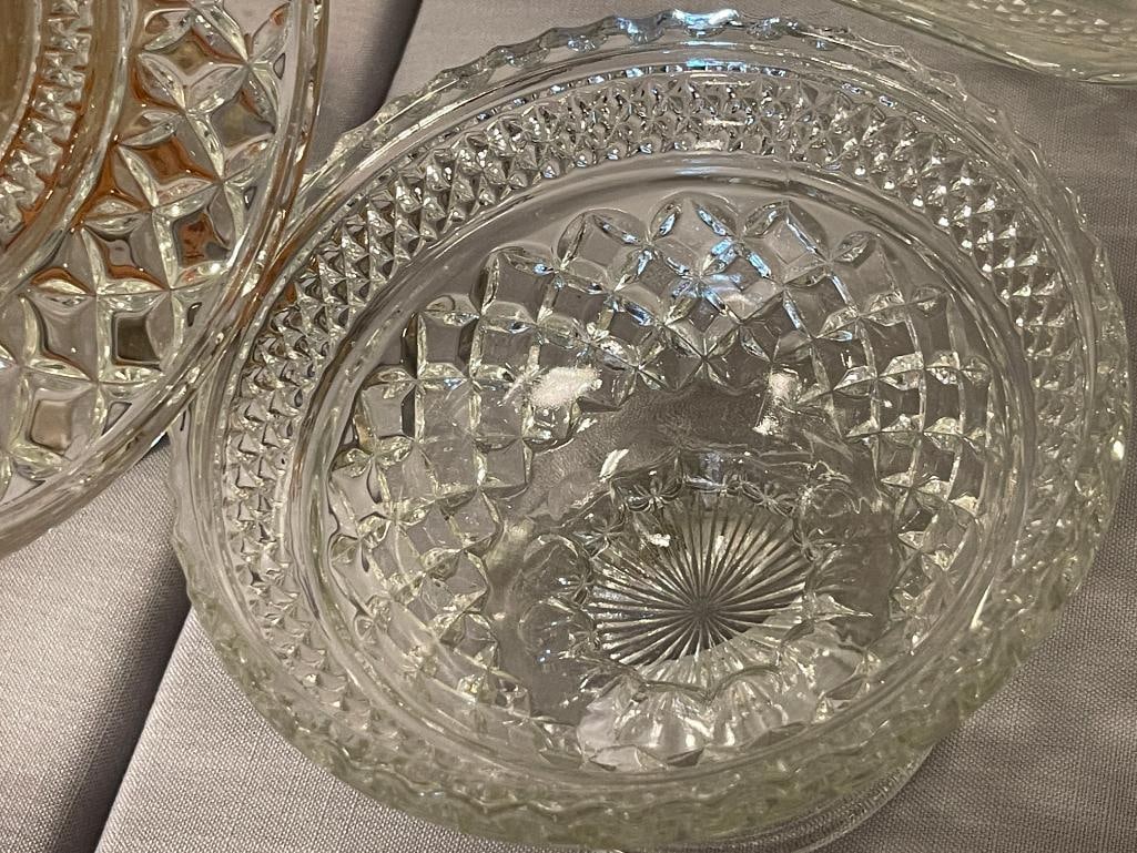 FIVE PIECES OF VINTAGE ANCHOR HOCKING WEXFORD PATTERN GLASSWARE - 10