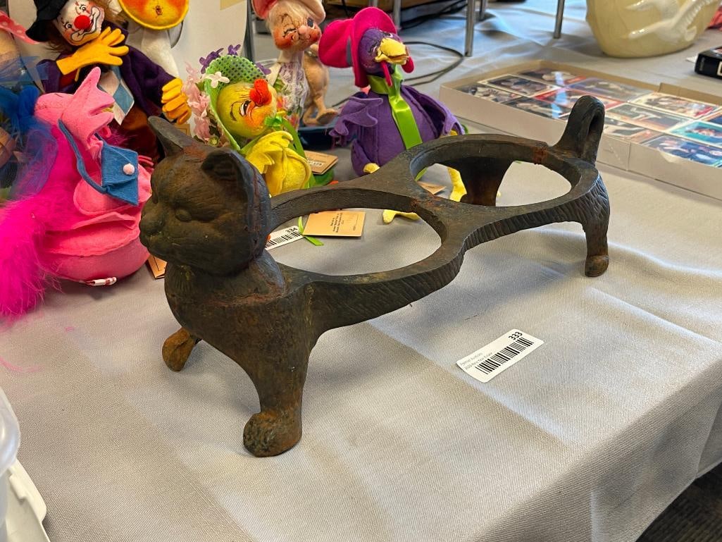 HEAVY CAST IRON FIGURAL CAT PET FEEDING STAND - 2