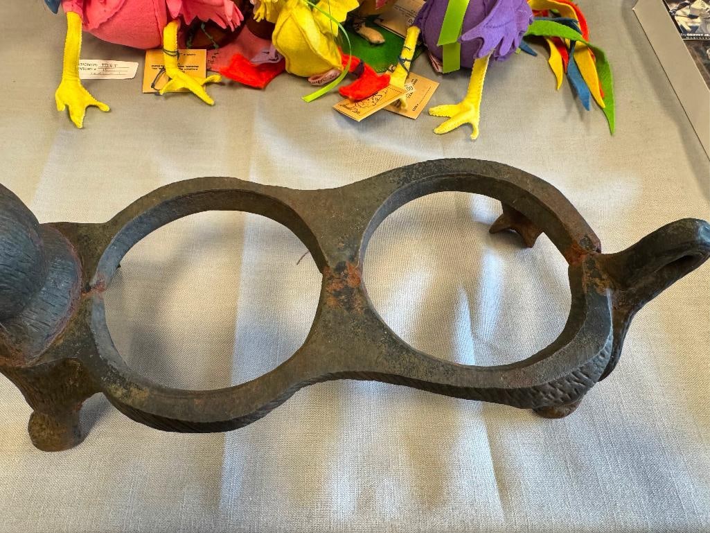 HEAVY CAST IRON FIGURAL CAT PET FEEDING STAND - 7