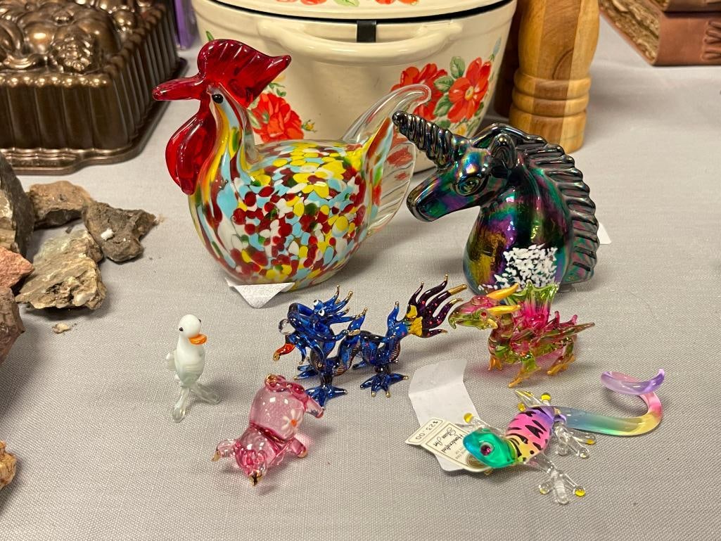 ASSORTED ART GLASS AND HANDBLOWN GLASS FIGURINES - 2