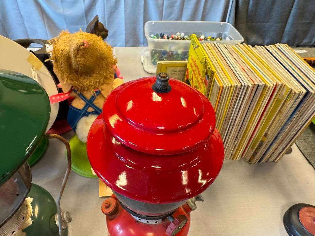 VINTAGE COLEMAN DUAL AND SINGLE MANTLE KEROSENE / OIL LAMPS MODEL 228F AND 200A - 10