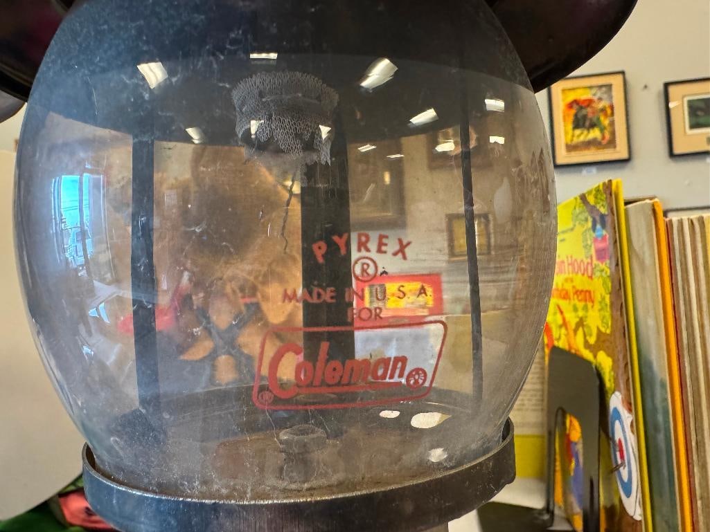 VINTAGE COLEMAN DUAL AND SINGLE MANTLE KEROSENE / OIL LAMPS MODEL 228F AND 200A - 11