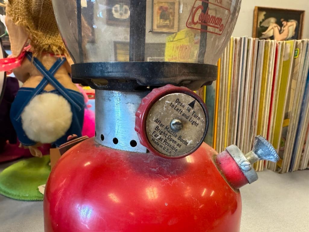 VINTAGE COLEMAN DUAL AND SINGLE MANTLE KEROSENE / OIL LAMPS MODEL 228F AND 200A - 12