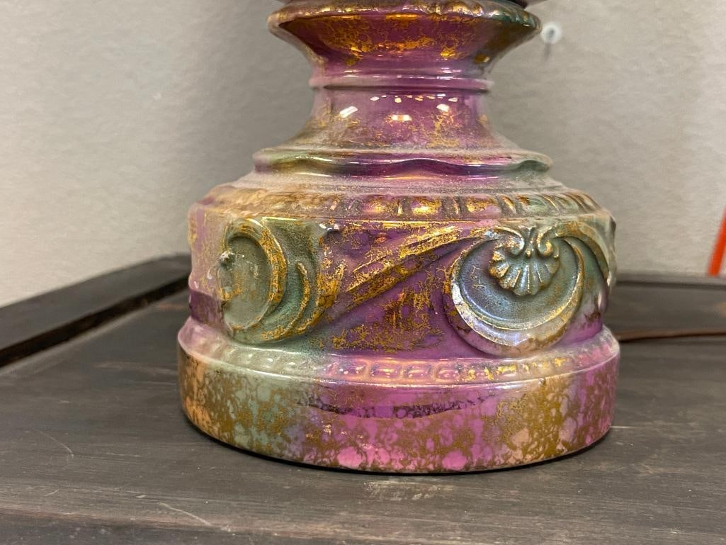 PAIR OF VINTAGE CERAMIC TABLE LAMPS WITH GILT ACCENTS AND FLORAL DESIGN - 4