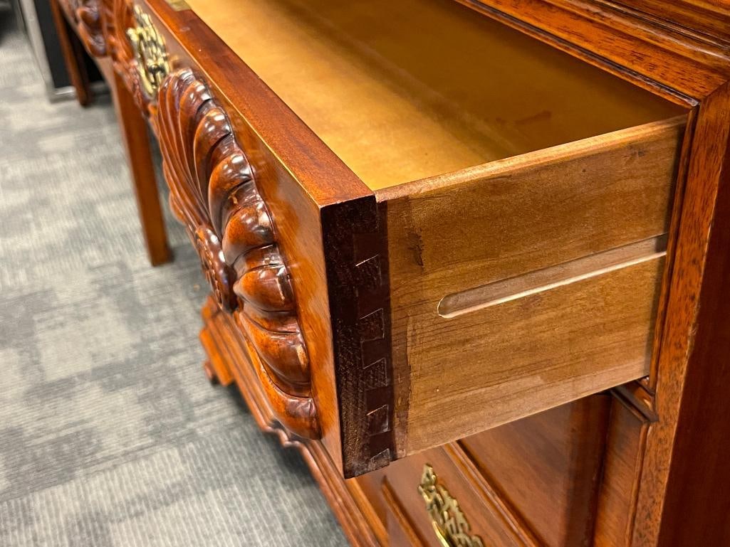 VINTAGE STONELIGH SHELL CARVED MAHOGANY CHEST OF DRAWERS WITH GLASS TOP AND MATCHNG MIRROR - 5