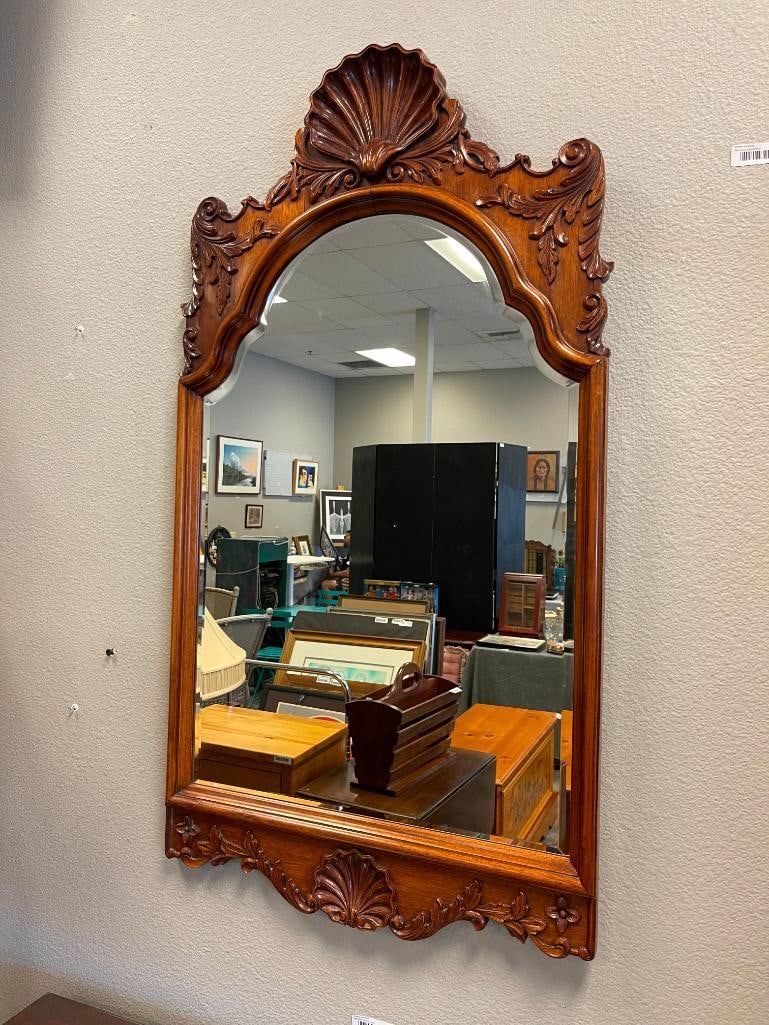 VINTAGE STONELIGH SHELL CARVED MAHOGANY CHEST OF DRAWERS WITH GLASS TOP AND MATCHNG MIRROR - 9